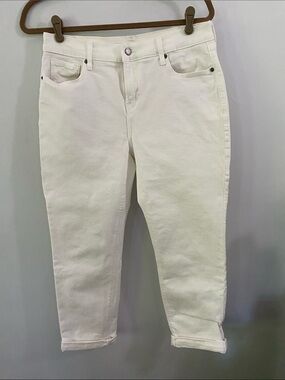 3/$10 Old Navy White Boyfriend Mid-Rise Jeans for women